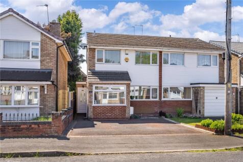 Rosalind Grove, Lyndale Estate... 3 bed semi