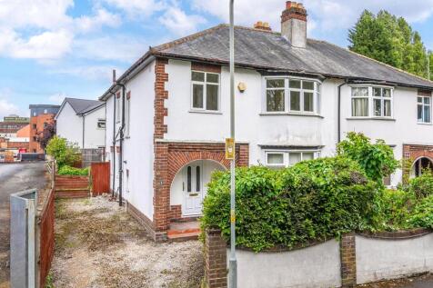 Oaks Crescent, Newbridge... 4 bed semi