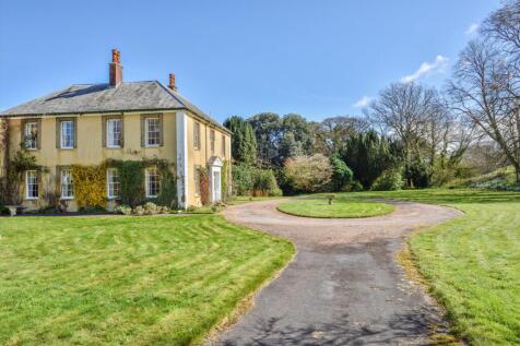 8 bedroom detached house for sale