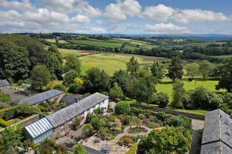 11 bedroom detached house for sale