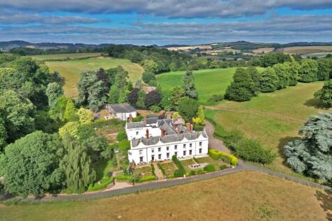 Peamore House, Alphington, Exeter... 7 bed semi