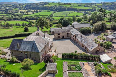 7 bedroom farm house for sale