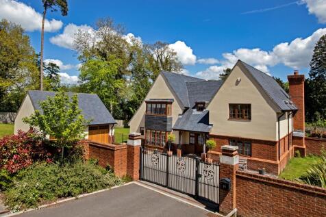 5 bedroom detached house for sale