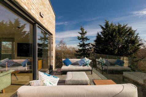 Groathill Road South, Edinburgh, EH4 3 bed penthouse for sale