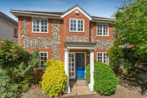 5 bedroom detached house for sale