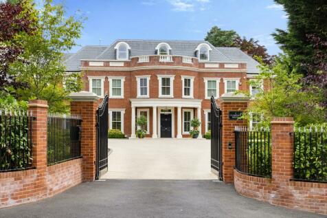 6 bedroom detached house for sale