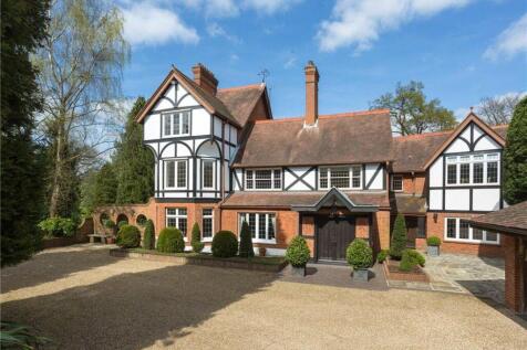 Bishopsgate Road, Englefield Green... 5 bed link detached house for sale