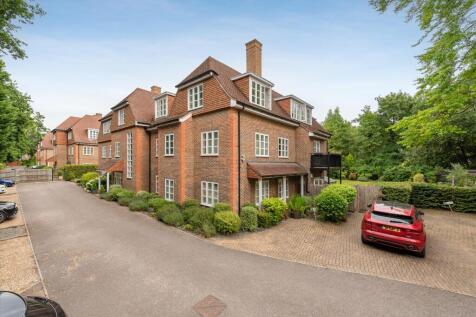 Evergreen, Cross Road, Ascot, SL5 3 bed flat for sale