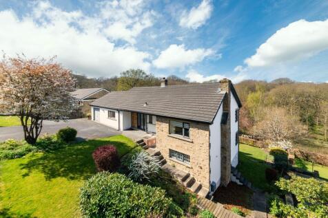 Foxglove Road, Huddersfield, HD5 4 bed detached house for sale