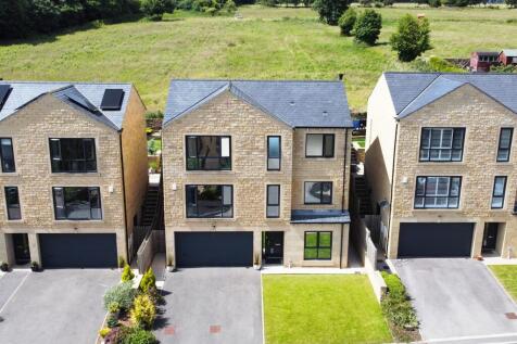 East Hill Way, Denby Dale, HD8 5 bed detached house for sale