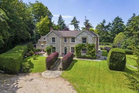 8 bedroom detached house for sale