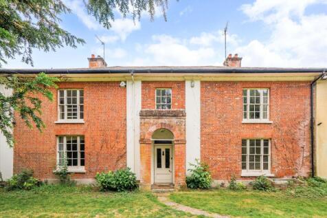 6 bedroom detached house for sale