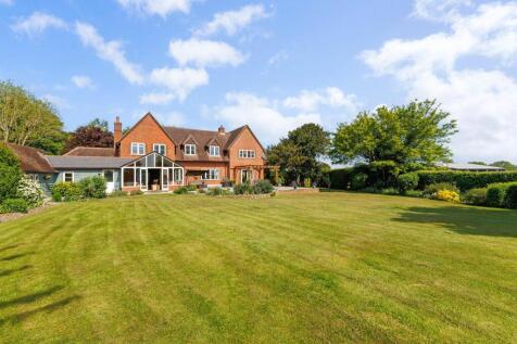 6 bedroom detached house for sale