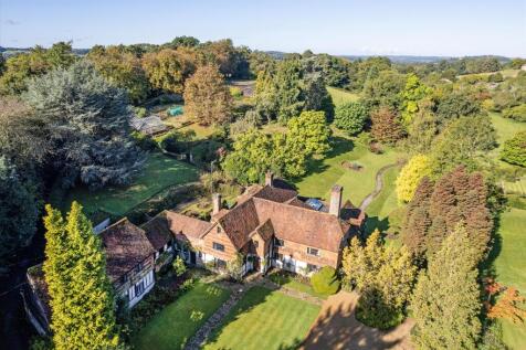 6 bedroom detached house for sale