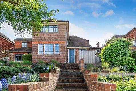 Pewley Way, Guildford, Surrey, GU1 4 bed detached house for sale