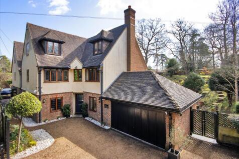 5 bedroom detached house for sale