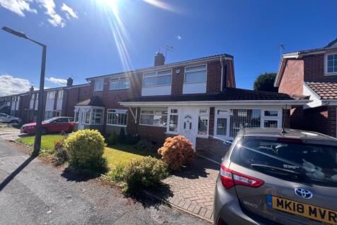 4 bedroom semi-detached house for sale