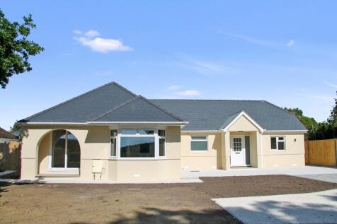4 bedroom detached bungalow for sale