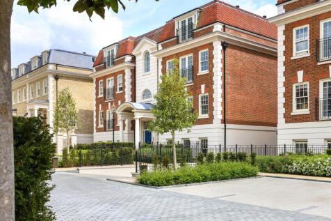 Magna Carta Park, Cooper's Hill... 2 bed flat for sale
