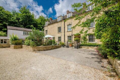 6 bedroom detached house for sale