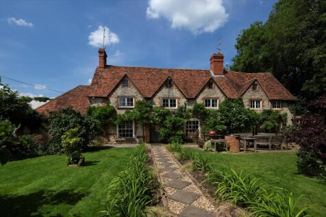 6 bedroom detached house for sale
