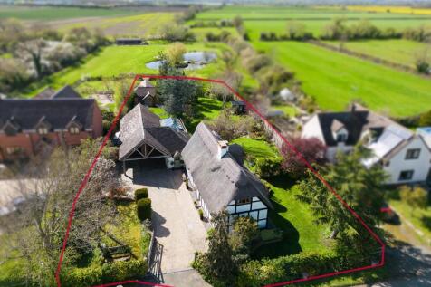 5 bedroom detached house for sale