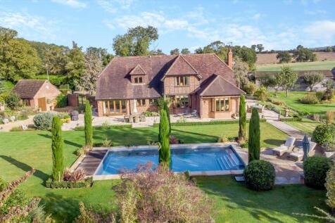 5 bedroom detached house for sale