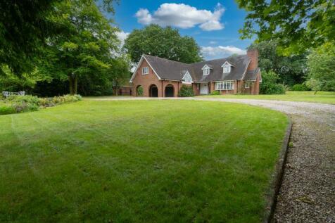 5 bedroom detached house for sale