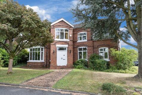 6 bedroom detached house for sale