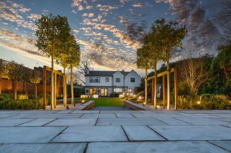 5 bedroom detached house for sale