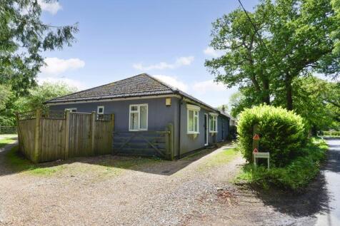 Knowle Lane, Cranleigh 3 bed detached bungalow for sale