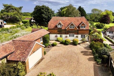 off Knowle Lane, Cranleigh, GU6 6 bed detached house for sale