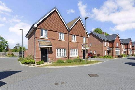 2 bedroom semi-detached house for sale