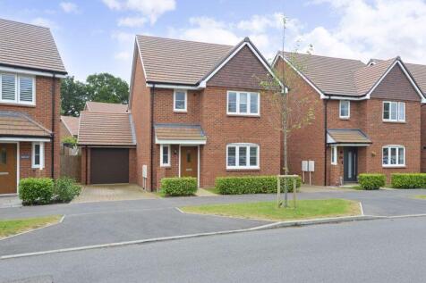 Longhurst Avenue, Cranleigh 3 bed detached house for sale