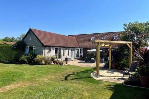 5 bedroom detached bungalow for sale