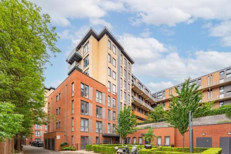 Colannade Gardens, W3 2 bed flat for sale