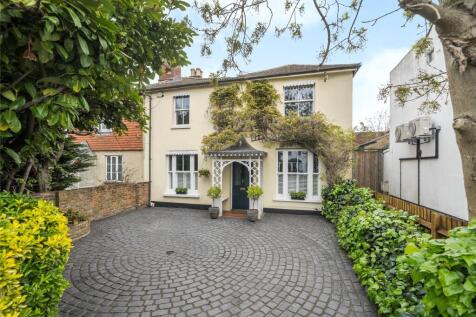 4 bedroom semi-detached house for sale
