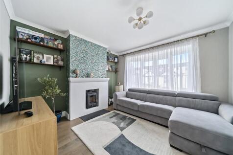 5 bedroom semi-detached house for sale