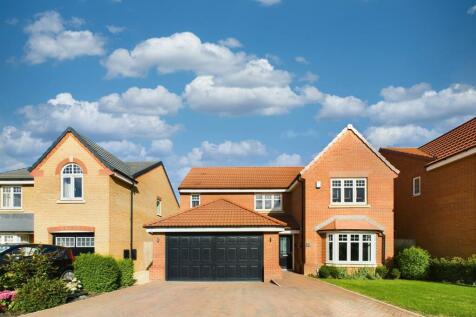 5, Francis View, Fixby, Huddersfield... 4 bed detached house for sale