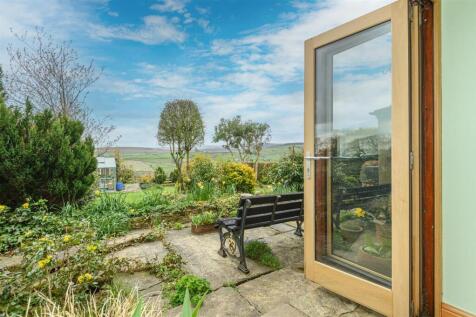 3 bedroom cottage for sale