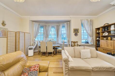 3 bedroom flat for sale