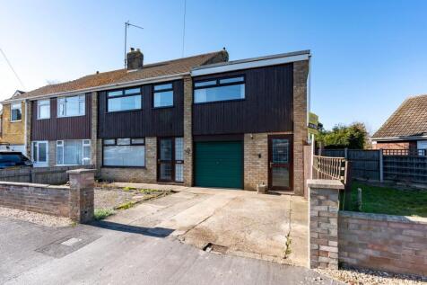 4 bedroom semi-detached house for sale