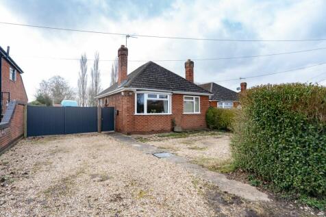 2 bedroom detached bungalow for sale