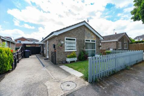 2 bedroom detached bungalow for sale