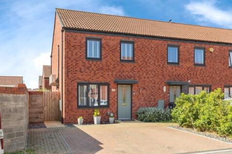 3 bedroom semi-detached house for sale