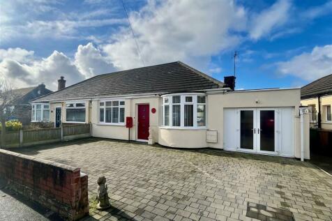 2 bedroom semi-detached bungalow for sale