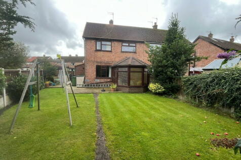 3 bedroom semi-detached house for sale