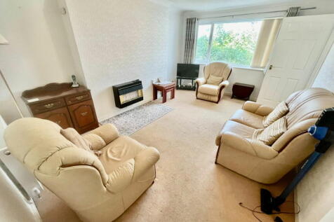 2 bedroom semi-detached bungalow for sale