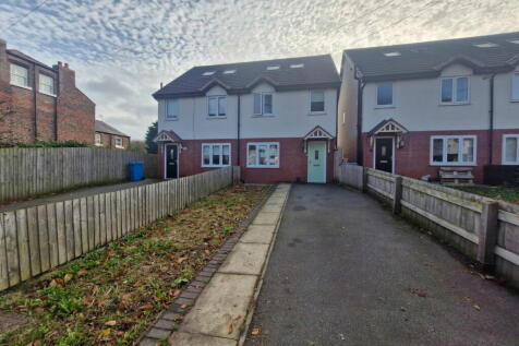 4 bedroom semi-detached house for sale