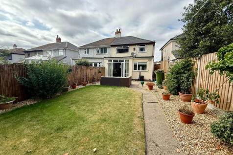 3 bedroom semi-detached house for sale